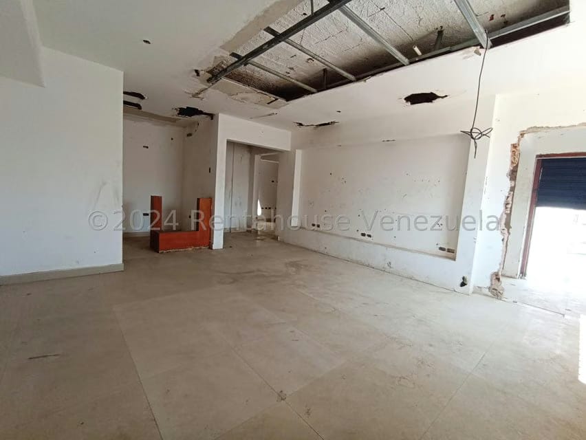 Comercial (Local Comercial) en Alquiler en Calle 72, Zulia - 32