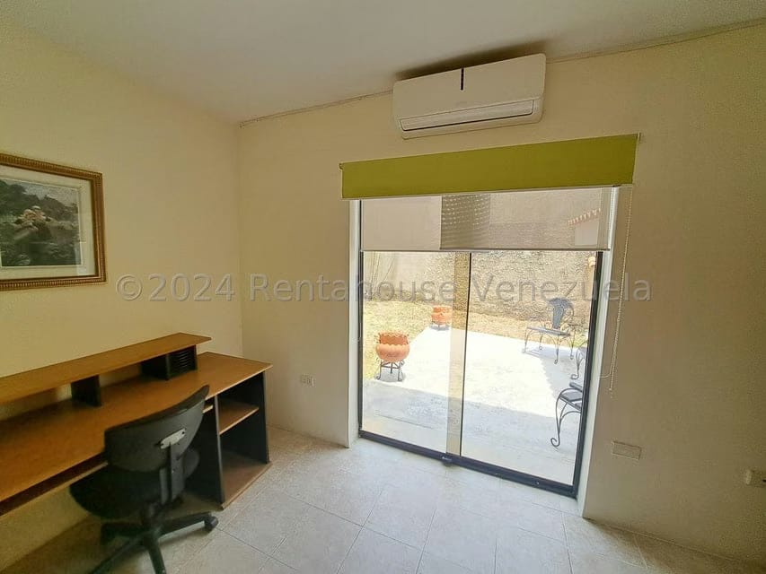 Casa (Duplex) en Venta en Altos de Guataparo, Carabobo - 24