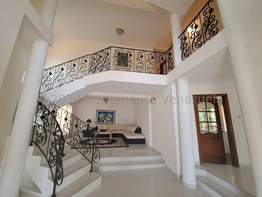Casa (Duplex) en Venta en Altos de Guataparo, Carabobo - 4