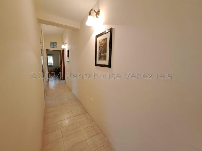 Casa (Duplex) en Venta en Altos de Guataparo, Carabobo - 36