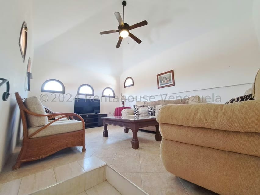 Casa (Duplex) en Venta en Altos de Guataparo, Carabobo - 37