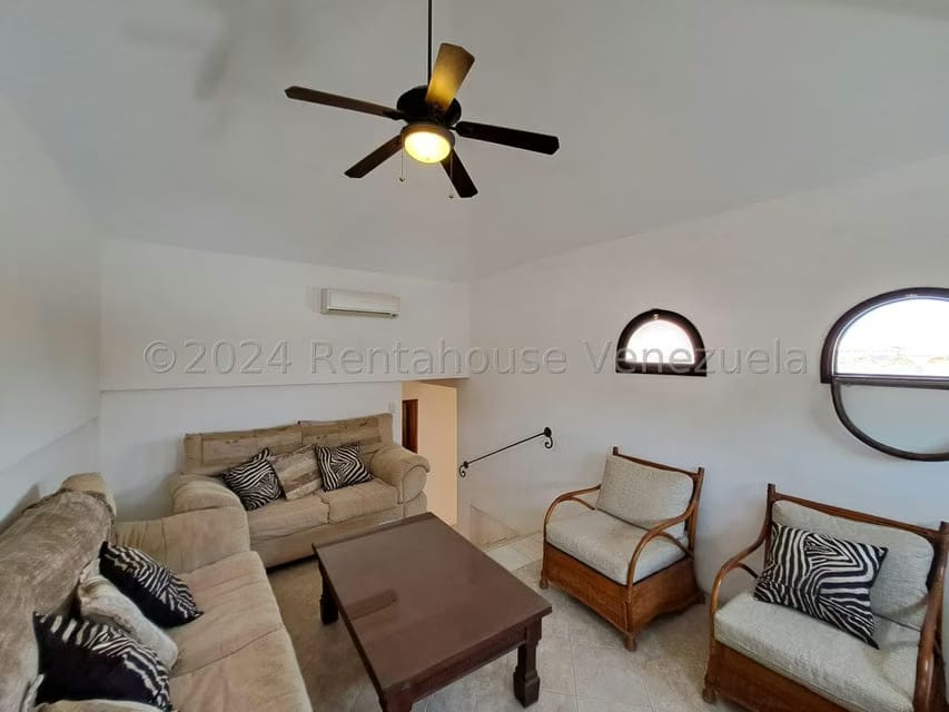 Casa (Duplex) en Venta en Altos de Guataparo, Carabobo - 38
