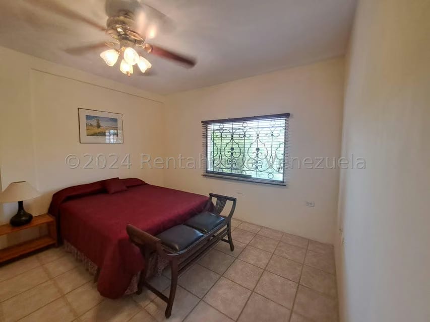 Casa (Duplex) en Venta en Altos de Guataparo, Carabobo - 39