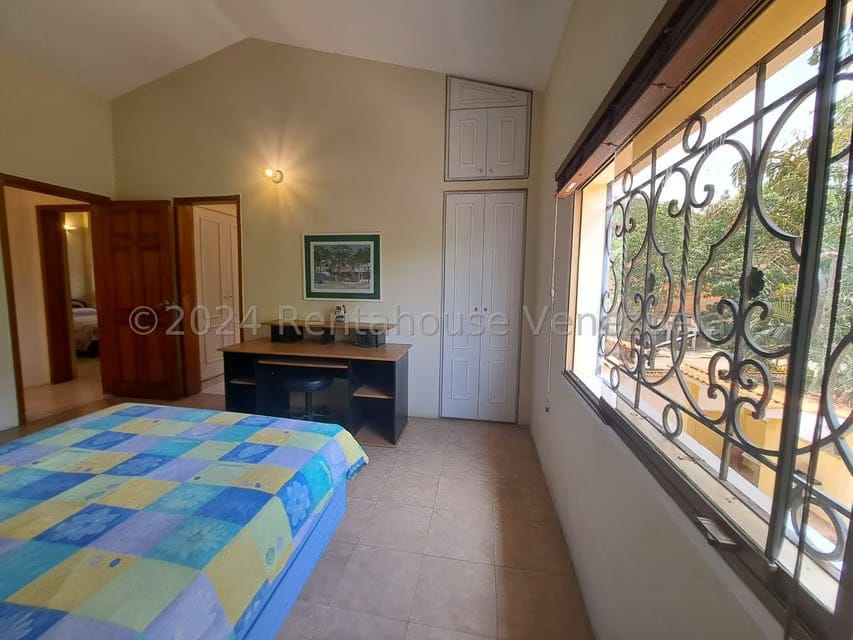 Casa (Duplex) en Venta en Altos de Guataparo, Carabobo - 44