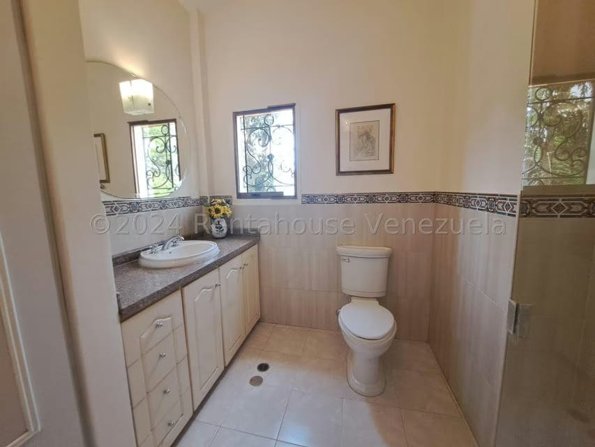 Casa (Duplex) en Venta en Altos de Guataparo, Carabobo - 45