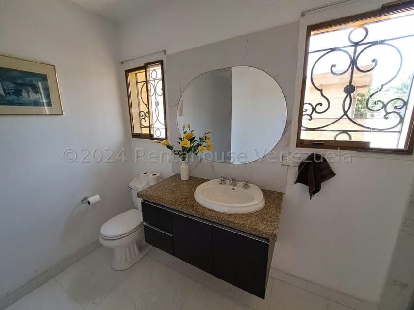 Casa (Duplex) en Venta en Altos de Guataparo, Carabobo - 52