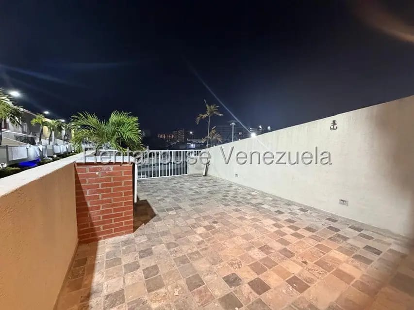 Townhouse (Duplex) en Venta en Puerto Encantado, Miranda - 17