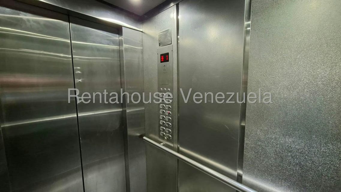 Apartamento (1 Nivel) en Venta en Parroquia La Candelaria, Distrito Metropolitano - 3