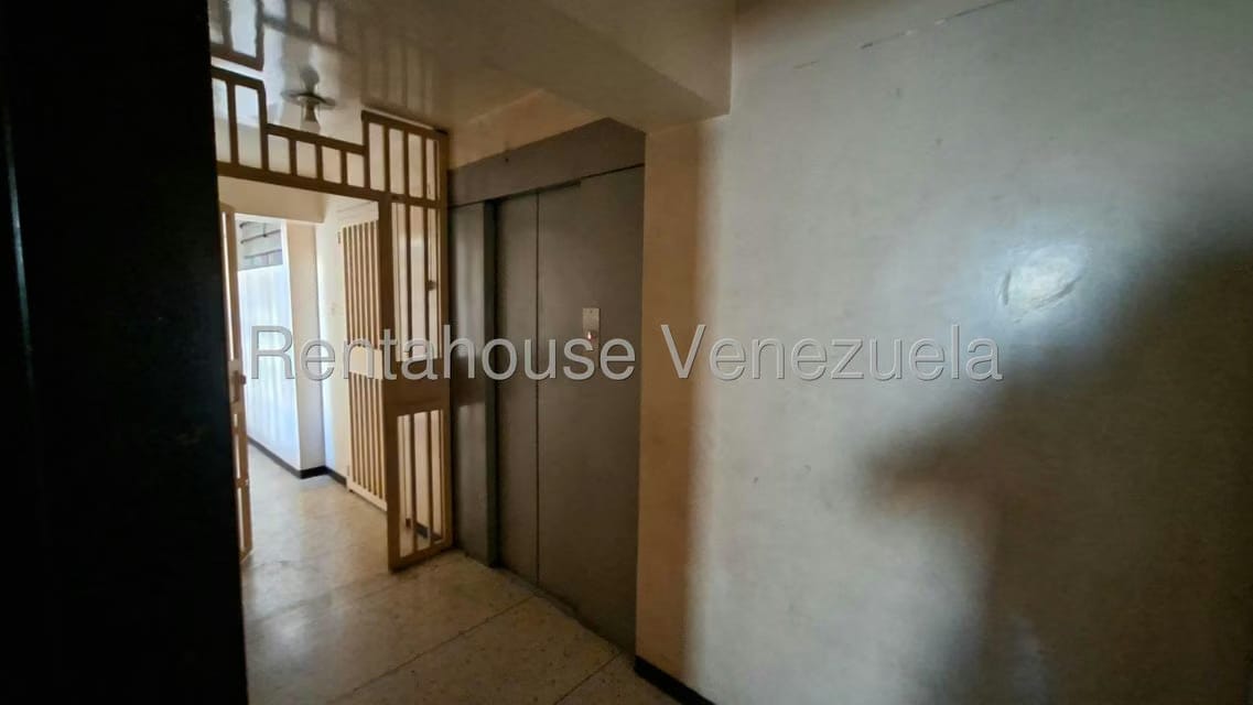 Apartamento (1 Nivel) en Venta en Parroquia La Candelaria, Distrito Metropolitano - 22