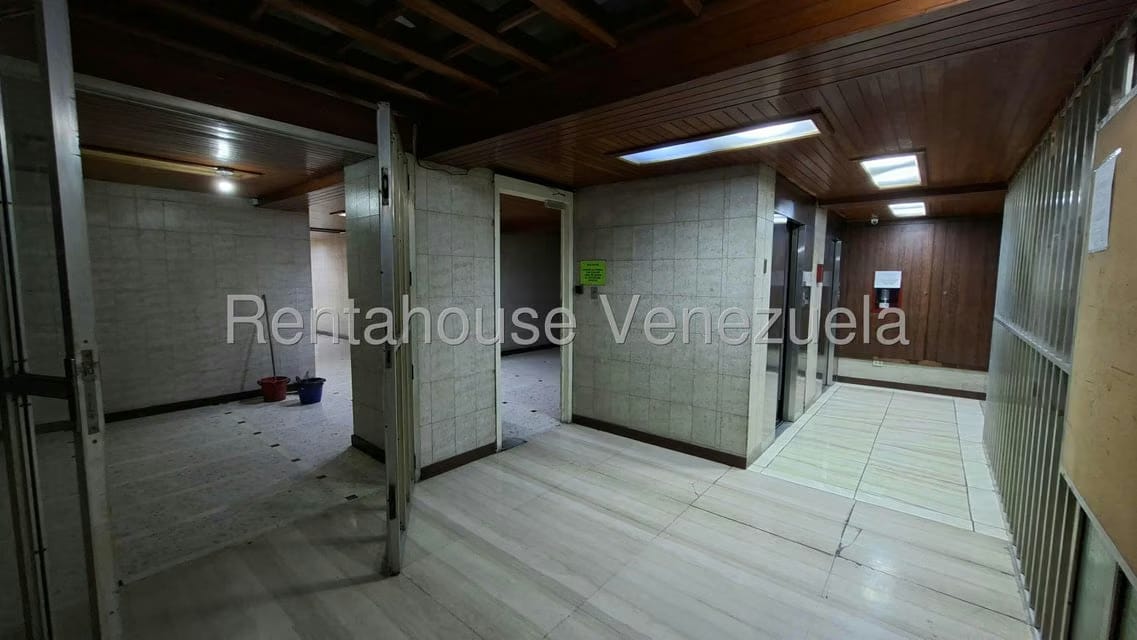 Apartamento (1 Nivel) en Venta en Parroquia La Candelaria, Distrito Metropolitano - 23