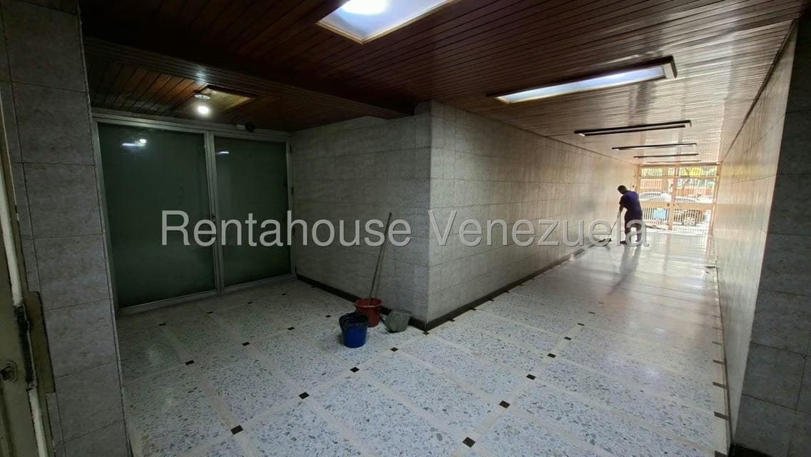 Apartamento (1 Nivel) en Venta en Parroquia La Candelaria, Distrito Metropolitano - 24