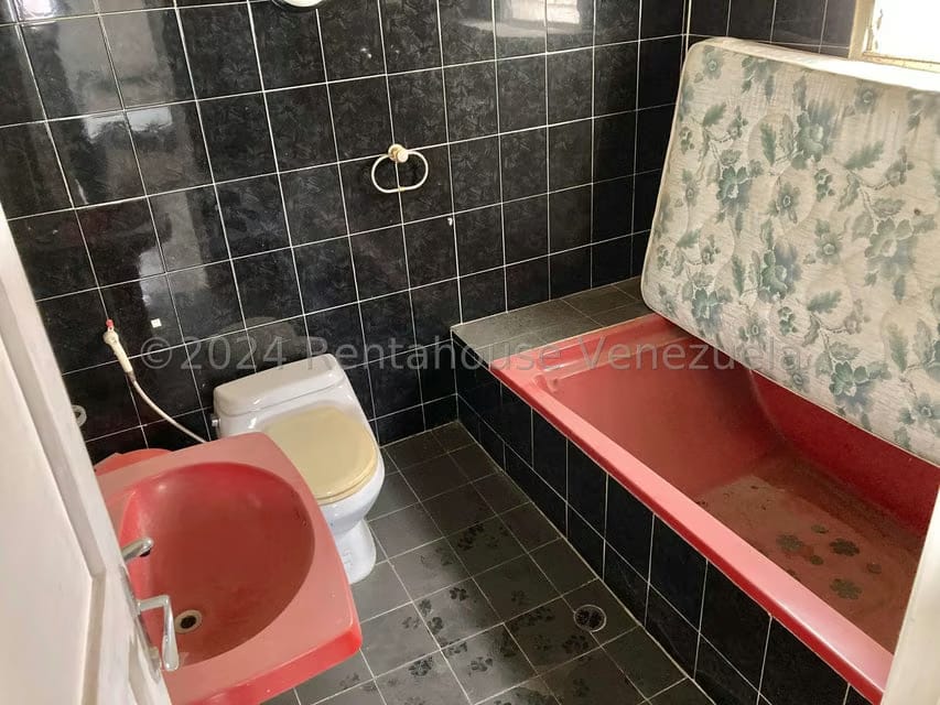 Comercial (Local Comercial) en Venta en El Paraiso, Distrito Metropolitano - 26