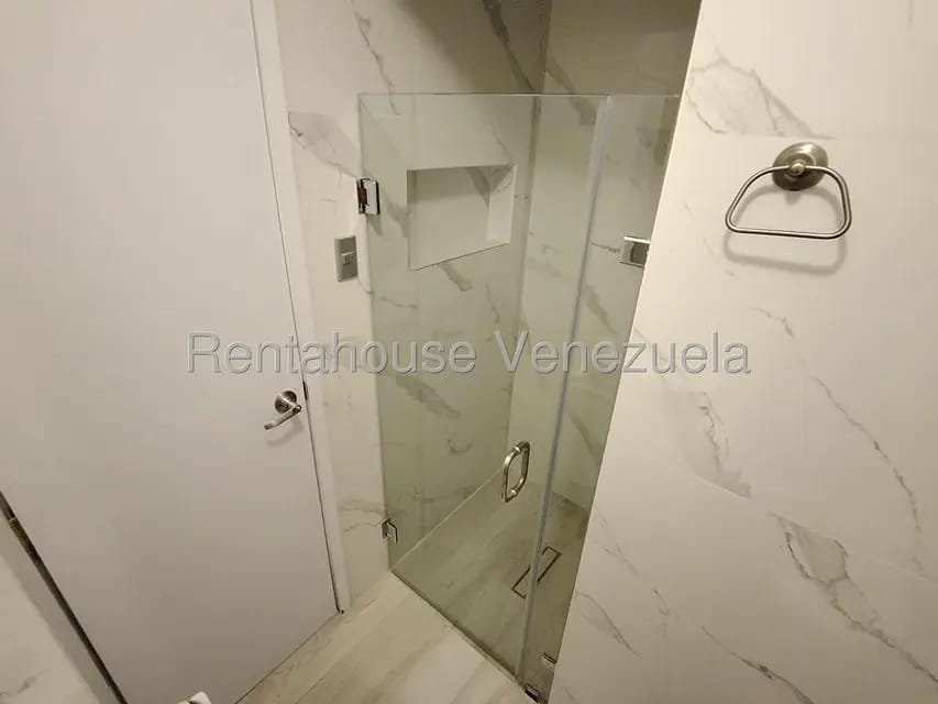 Apartamento (1 Nivel) en Venta en Del Este, Lara - 32