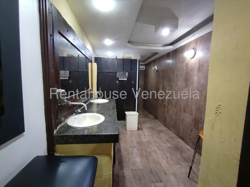 Comercial (Local Comercial) en Venta en Avenida Bolivar Norte, Carabobo - 28