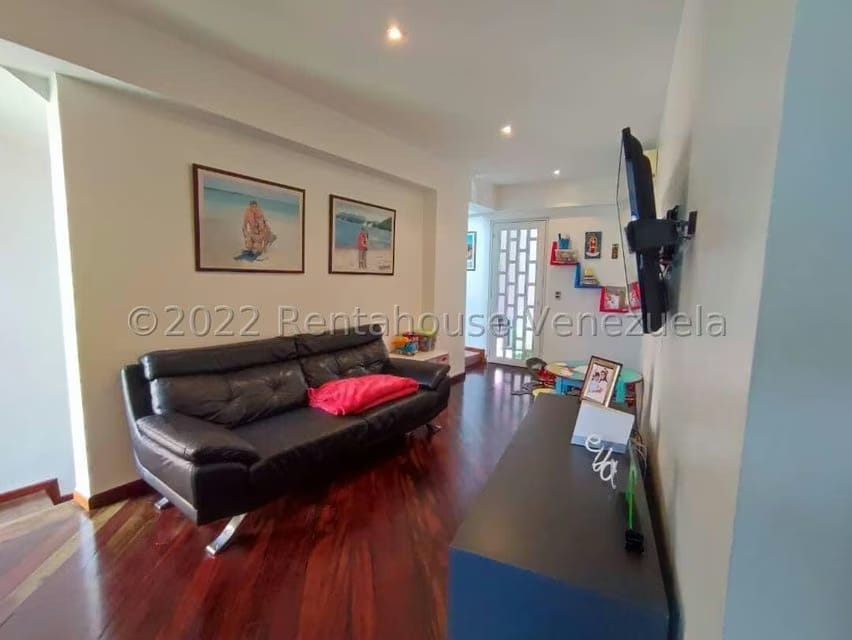 Townhouse (Multiples Niveles) en Venta en Los Guayabitos, Distrito Metropolitano - 23