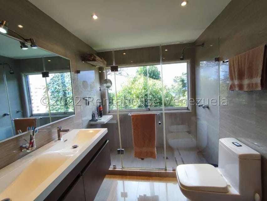 Townhouse (Multiples Niveles) en Venta en Los Guayabitos, Distrito Metropolitano - 26