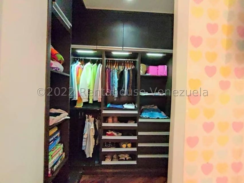 Townhouse (Multiples Niveles) en Venta en Los Guayabitos, Distrito Metropolitano - 29