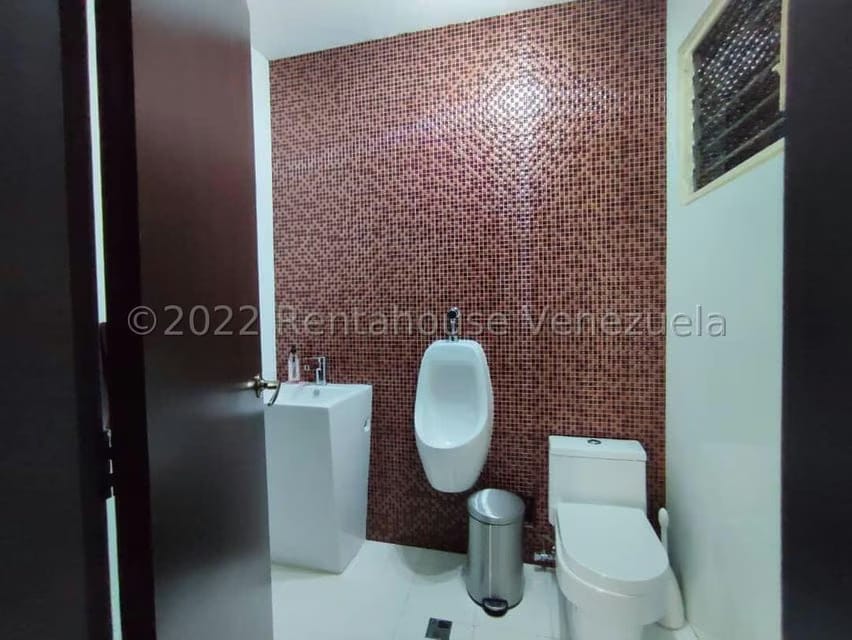 Townhouse (Multiples Niveles) en Venta en Los Guayabitos, Distrito Metropolitano - 39