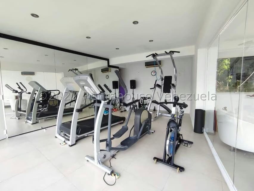 Townhouse (Multiples Niveles) en Venta en Los Guayabitos, Distrito Metropolitano - 54