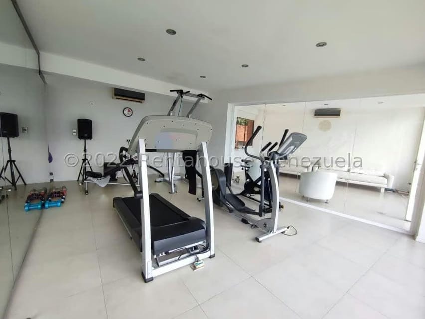 Townhouse (Multiples Niveles) en Venta en Los Guayabitos, Distrito Metropolitano - 55