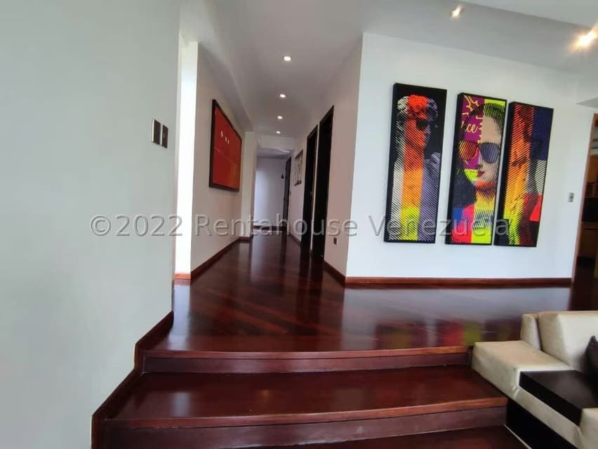 Townhouse (Multiples Niveles) en Venta en Los Guayabitos, Distrito Metropolitano - 10