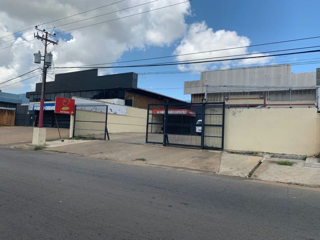 Galpon en unare , av. Paseo caroni-puerto ordaz