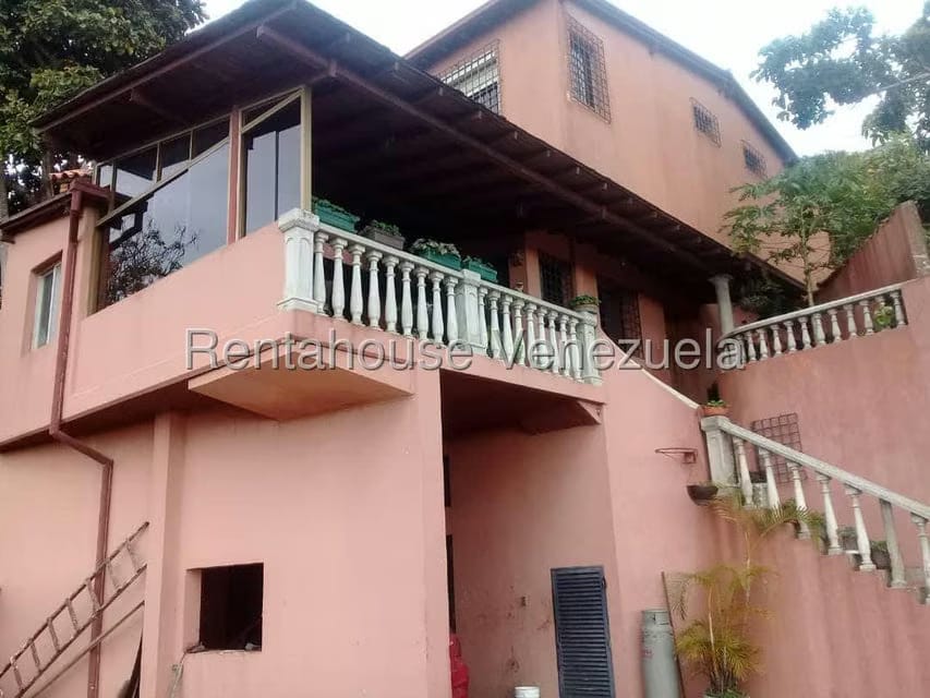 Casa (Duplex) en Venta en Hoyo de La Puerta, Distrito Metropolitano