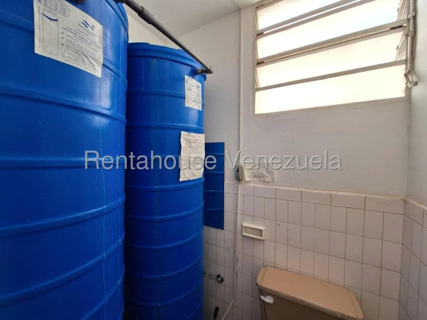Apartamento (1 Nivel) en Alquiler en Los Palos Grandes, Distrito Metropolitano - 14