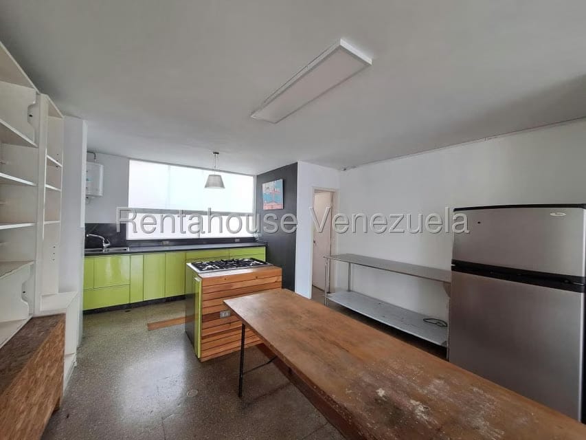Apartamento (1 Nivel) en Alquiler en Los Palos Grandes, Distrito Metropolitano - 4