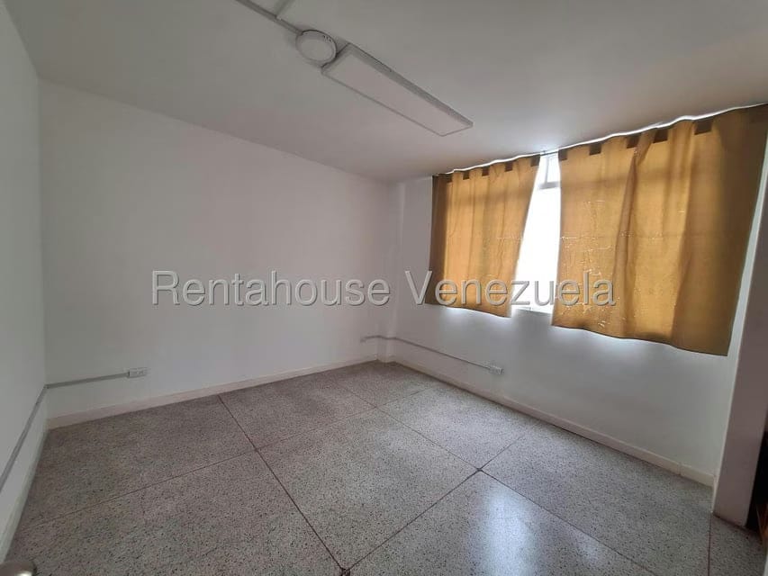 Apartamento (1 Nivel) en Alquiler en Los Palos Grandes, Distrito Metropolitano - 7