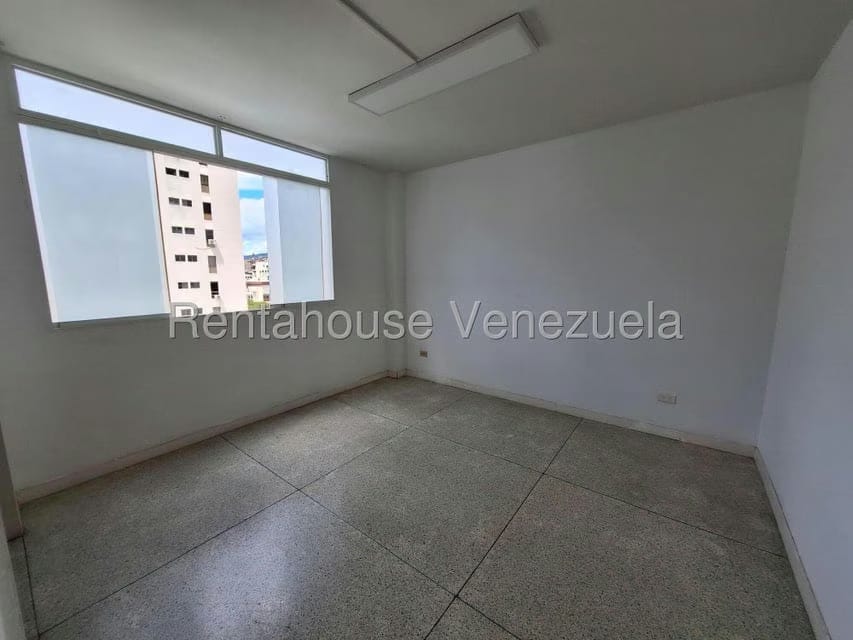 Apartamento (1 Nivel) en Alquiler en Los Palos Grandes, Distrito Metropolitano - 9