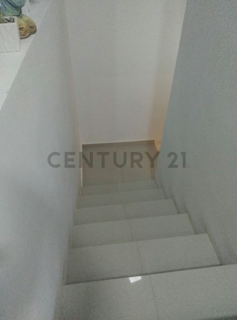 Casa en la Avenida 32 sector Robert Luckert - 12