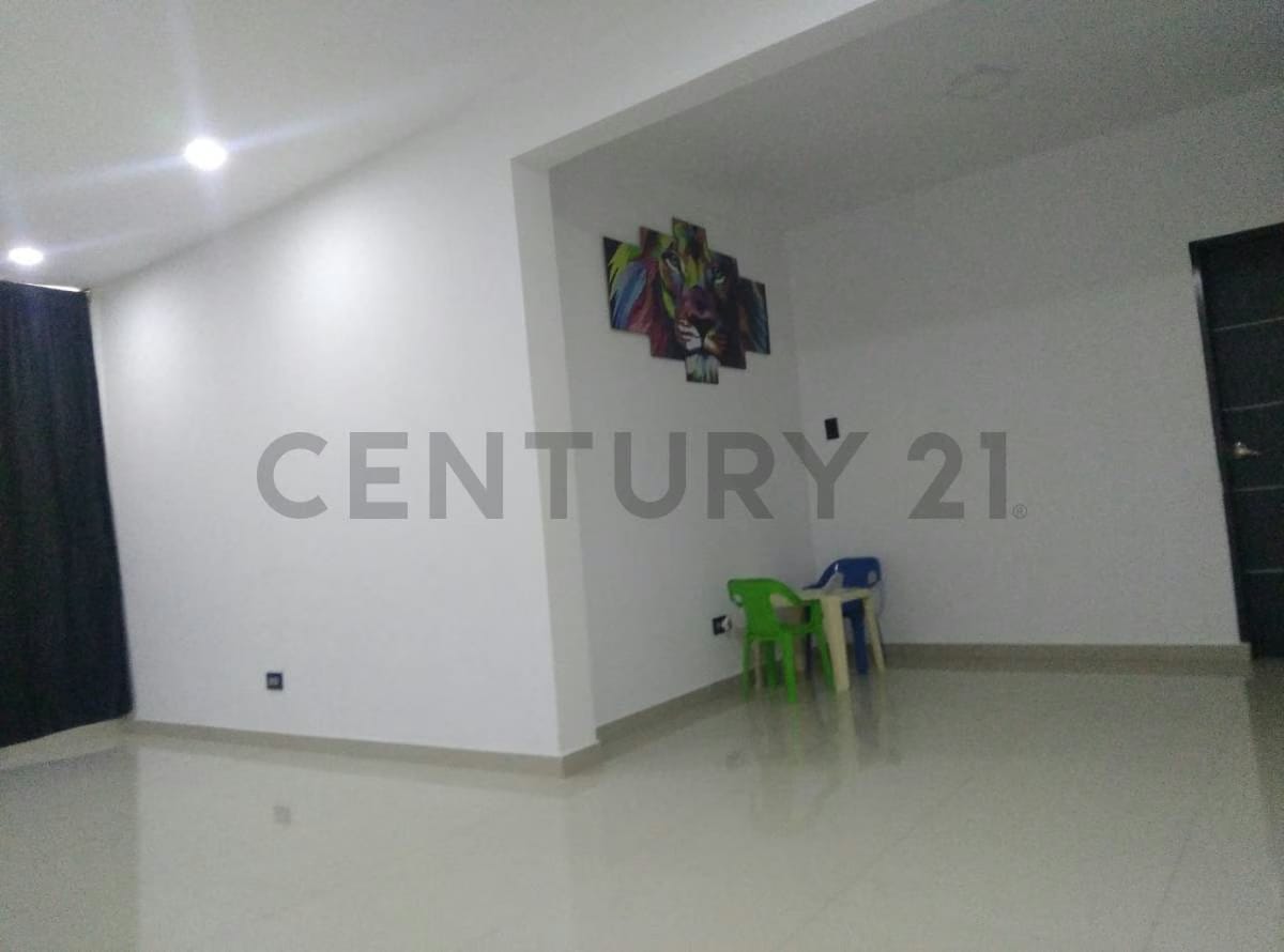 Casa en la Avenida 32 sector Robert Luckert - 15