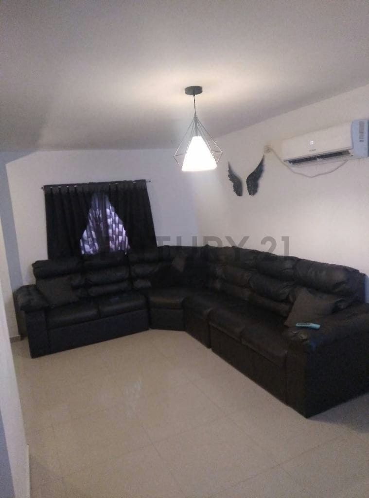 Casa en la Avenida 32 sector Robert Luckert - 7