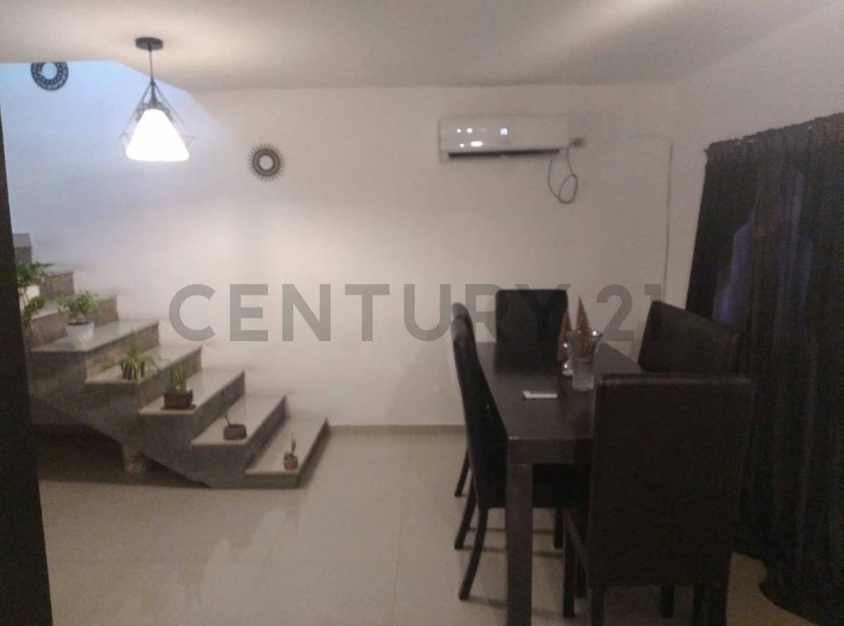 Casa en la Avenida 32 sector Robert Luckert - 10