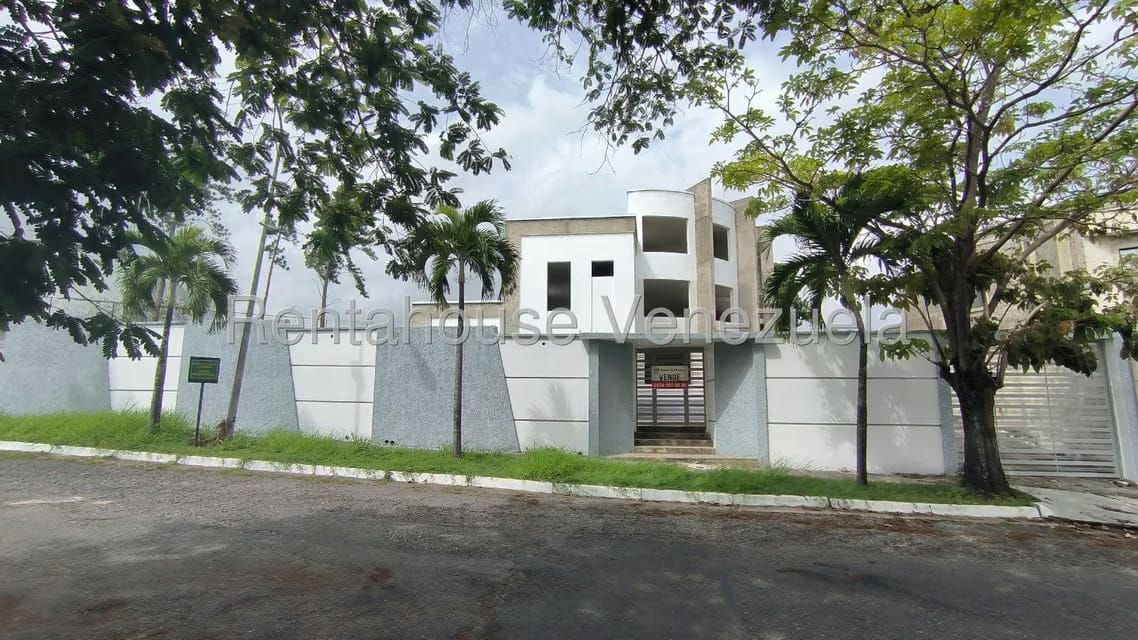 Casa (Multipes Niveles) en Venta en Guaracarima, Aragua