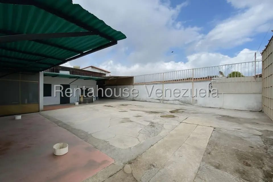 Comercial (Local Comercial) en Alquiler en Zona Oeste, Lara - 2