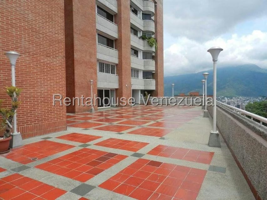 Apartamento (1 Nivel) en Alquiler en Colinas de Bello Monte, Distrito Metropolitano - 12