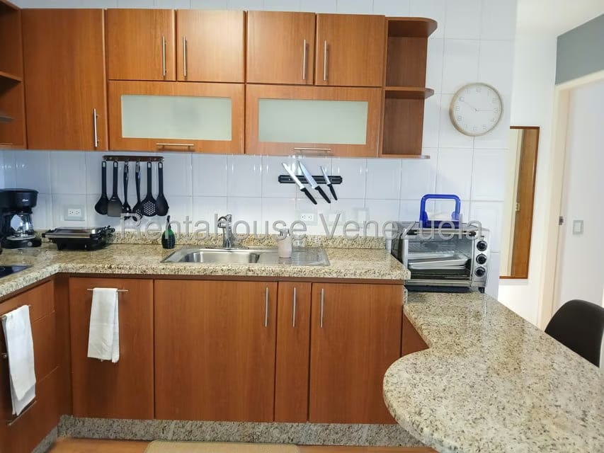 Apartamento (1 Nivel) en Alquiler en Colinas de Bello Monte, Distrito Metropolitano - 6