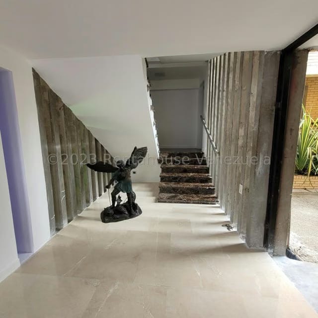 Casa (Multipes Niveles) en Venta en Cumbres de Curumo, Distrito Metropolitano - 11