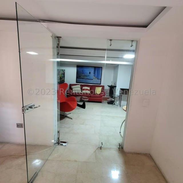 Casa (Multipes Niveles) en Venta en Cumbres de Curumo, Distrito Metropolitano - 26