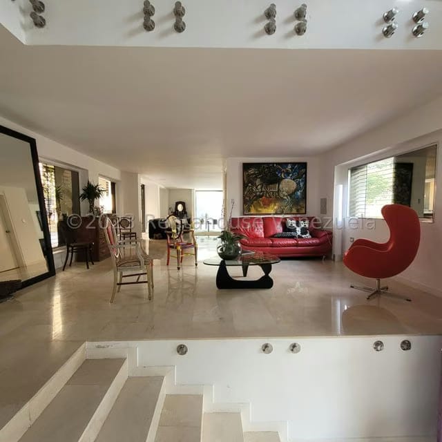 Casa (Multipes Niveles) en Venta en Cumbres de Curumo, Distrito Metropolitano - 4