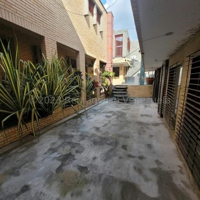Casa (Multipes Niveles) en Venta en Cumbres de Curumo, Distrito Metropolitano - 35