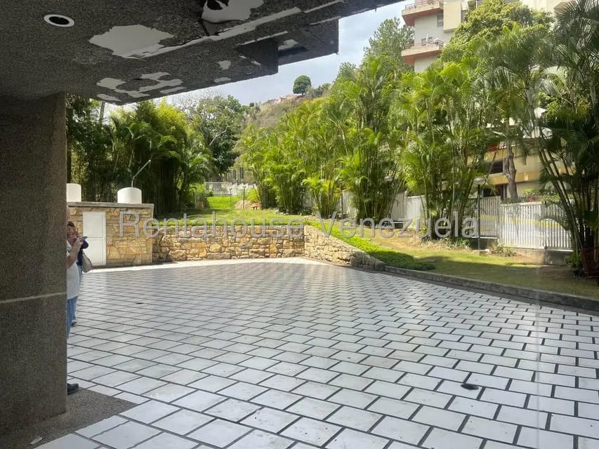Apartamento (1 Nivel) en Alquiler en Lomas de Prados del Este, Distrito Metropolitano - 4