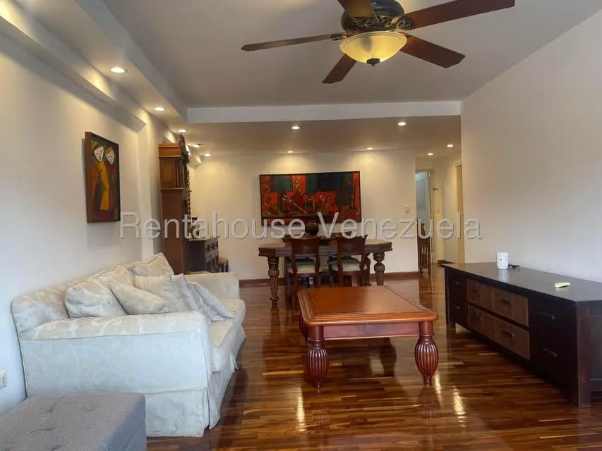Apartamento (1 Nivel) en Alquiler en Lomas de Prados del Este, Distrito Metropolitano - 7