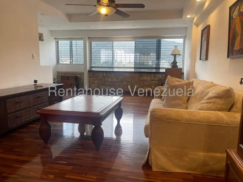 Apartamento (1 Nivel) en Alquiler en Lomas de Prados del Este, Distrito Metropolitano - 8