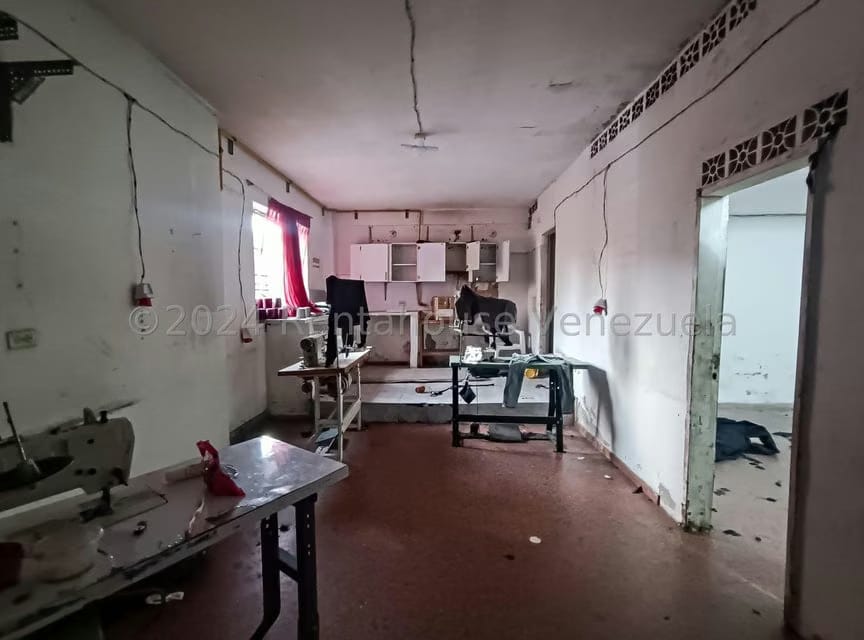 Comercial (Local Comercial) en Venta en Parroquia Altagracia, Distrito Metropolitano - 35
