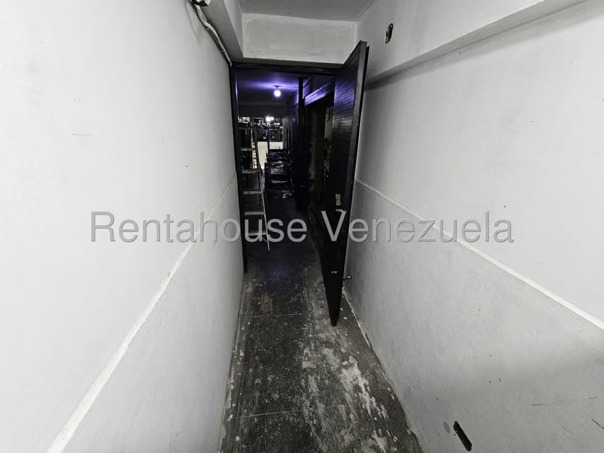 Comercial (Local Comercial) en Venta en Catia, Distrito Metropolitano - 23