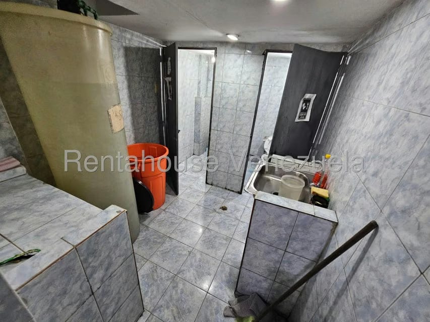 Comercial (Local Comercial) en Venta en Catia, Distrito Metropolitano - 26
