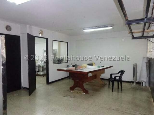 Comercial (Local Comercial) en Venta en Parroquia La Candelaria, Distrito Metropolitano - 2